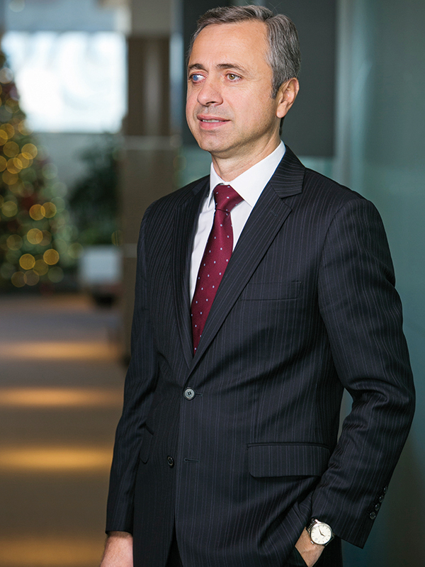 Ionuț Simion - country managing partner / PwC România: "Eu am învățat un singur lucru din meseria de consultant fiscalः lucrurile cele mai simple ascund în spatele lor cele mai complexe realit