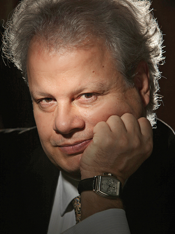 Jean Valvis, proprietar și CEO / Valvis Holding: "Mă supun criticii oamenilor de încredere cu care am o legătură dincolo de cea profesională, la nivel uman"