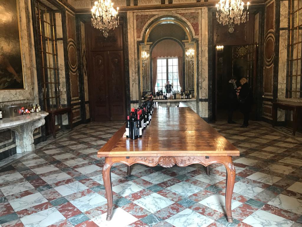 Compania românească Le Manoir a o divizie de distribuție a vinurilor românești în Fanța și pregătește deschiderea unui magazin gastronomic în Paris