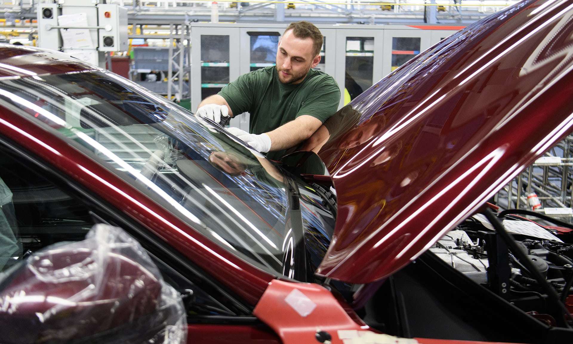 Dezastru în industria auto: Încă un producător gigant concediază mii de persoane