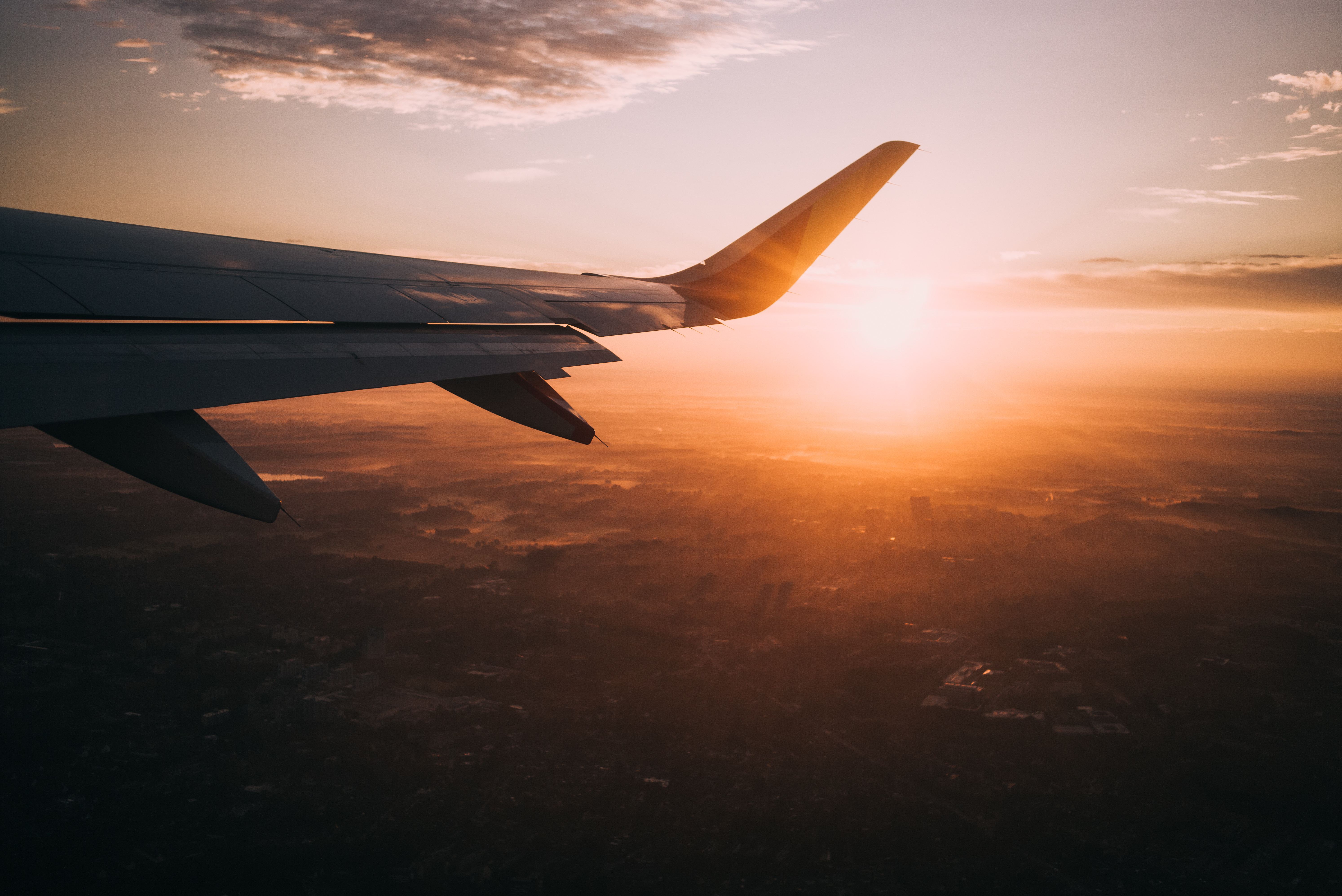 O companie aeriană și-a anunțat IEȘIREA-FULGER din România! Ce se va întâmpla cu pasagerii care și-au luat deja bilete