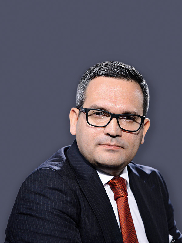 Ömer Tetik, director general / Banca Transilvania: "Dacă începi să te simți invincibil și să crezi că tot ceea ce ai făcut bine până la un moment dat va funcționa întotdeauna, deja încep