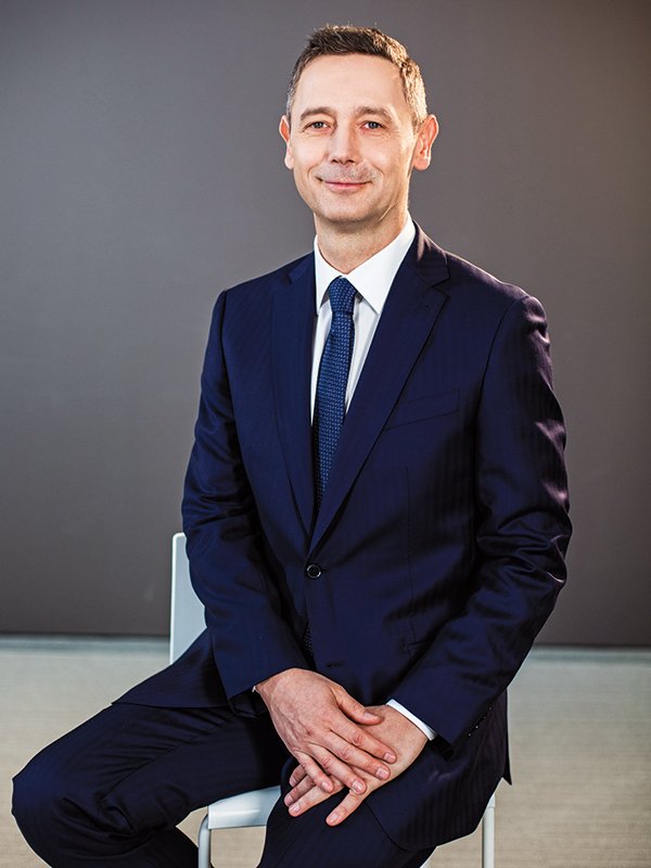 Sergiu Manea - președinte executiv, președinte al comitetului executiv / BCR: "​România crește peste po­tențial de o bună bucată de timp. Și asta n-ar fi îngrijorător, pro­blema este că