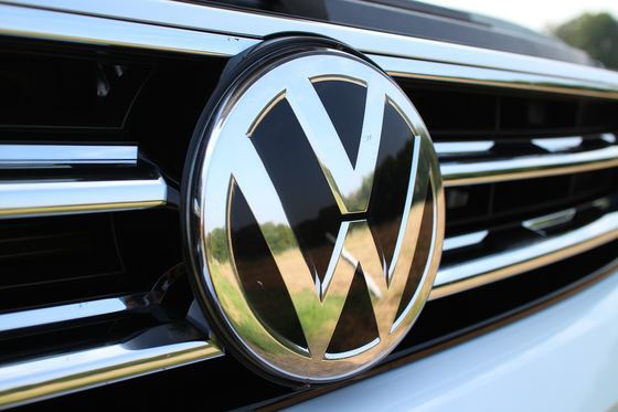 Volkswagen, în centrul unui nou SCANDAL uriaș. Cum a mințit compania auto mii de clienți în ultimii 12 ani