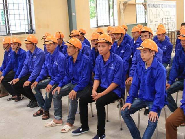 Soluția găsită de Guvern pentru criza masivă a forței de muncă și exodul populației: importul de asiatici