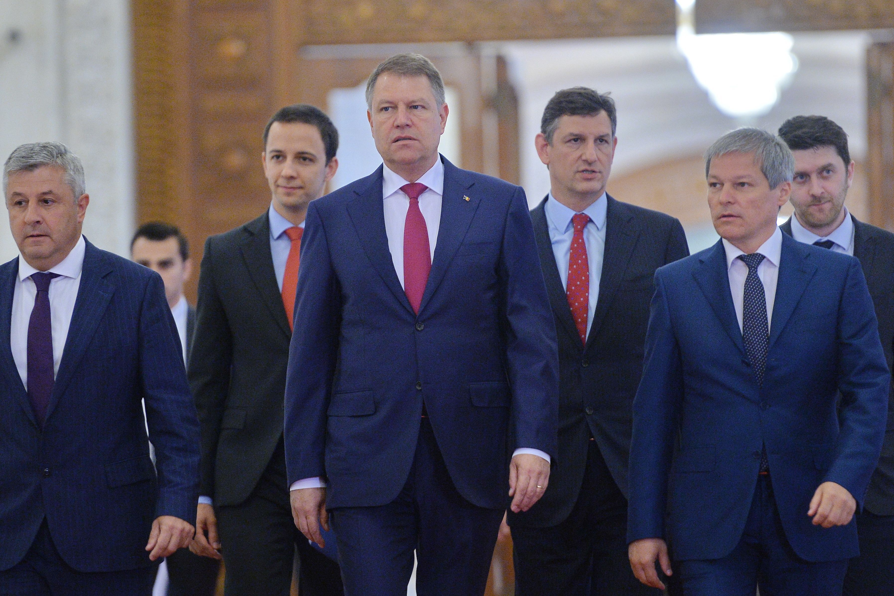 Predicțiile unui important lider politic din România: Iohannis va intra în turul 2 și va câștiga. Doar Cioloș îl poate învinge