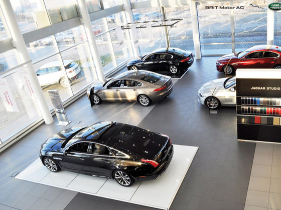 CONCEDIERI MASIVE: Jaguar Land Rover elimină mii de locuri de muncă pe fondul declinului motorinei