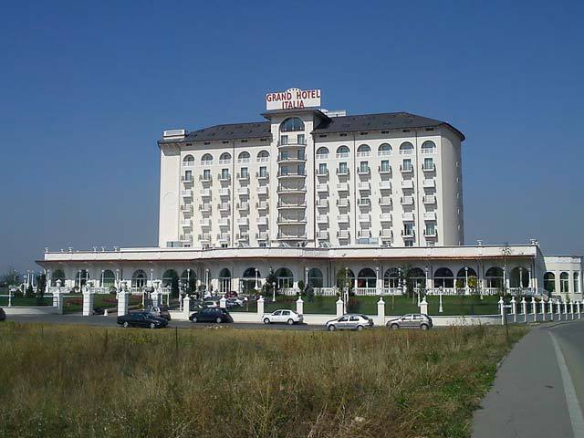 Șeful Grand Hotel Italia, cel mai mare hotel de cinci stele din Cluj-Napoca: Aducem cameriste din Venezuela. Este o catastrofă, nici pe 2.000 de lei salariu în mână nu mai găsim oameni în Cluj