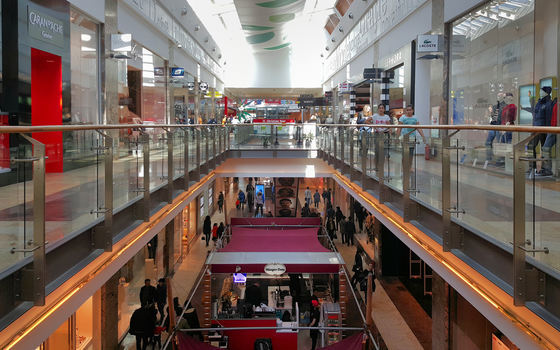 BREAKING. Incendiu într-un mare mall din Capitală. Oamenii au fost evacuați