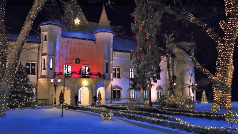 Castelul din Romania, BIJUTERIA arhitecturală care a devenit vedetă pe Netflix. Turismul în oraș a înflorit și anual peste 50.000 de turiști calcă pragul castelului