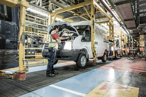 Doi giganți din industria auto au bătut palma pentru o alianță în sectorul vehiculelor comerciale