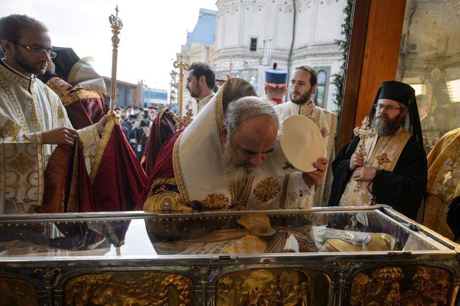 Patriarhul Daniel, CETĂȚEAN DE ONOARE al Capitalei, pentru activitatea filantropică și RIDICAREA Catedralei