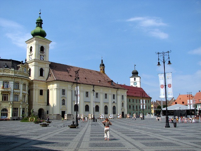 CJ Sibiu a finalizat un proiect european de 73,8 mil. lei pentru închiderea depozitelor necon­forme de deșeuri din județ