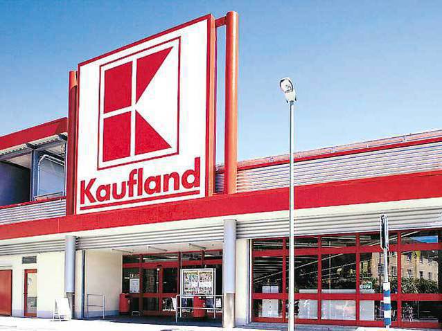 Cutremur pe piața de retail: Kaufland majorează salariul minim al lucrătorilor comerciali la 2.000 de lei net, cu 54% peste minimul pe economie, de la 1 martie