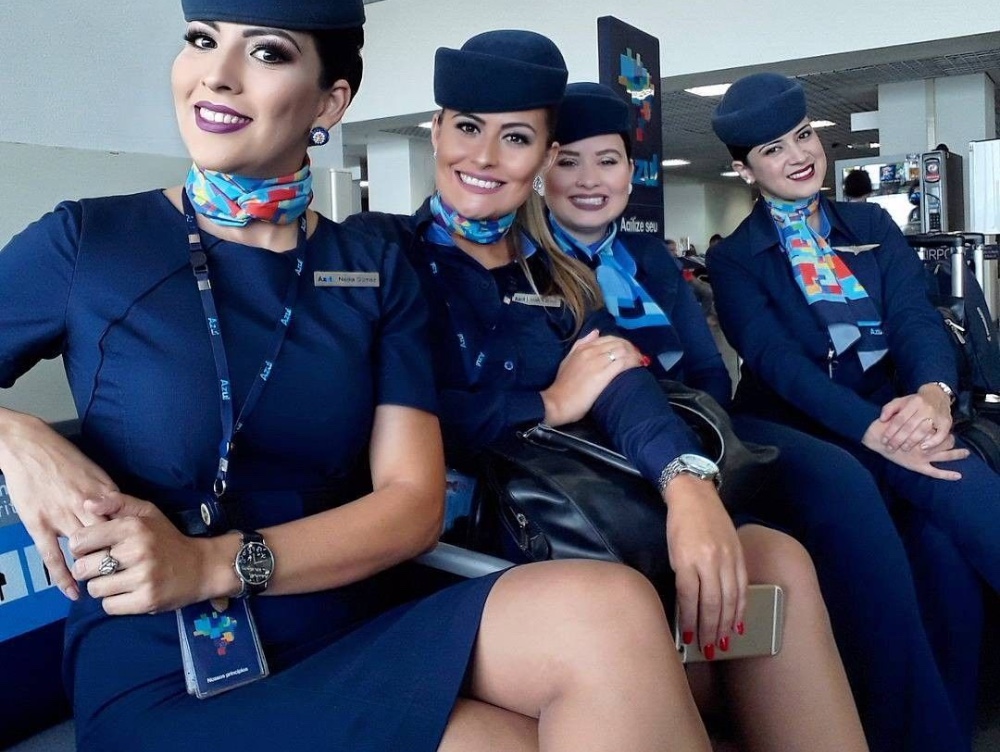 Viața secretă a stewardeselor. Pot să dezarmez oameni care amenință cu arme și chiar să ucid pe cineva dacă este nevoie