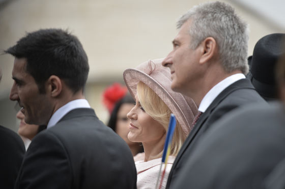 Gabriela Firea vrea să atribuie mai multe trasee de transport către societatea din orașul în care primar este soțul ei