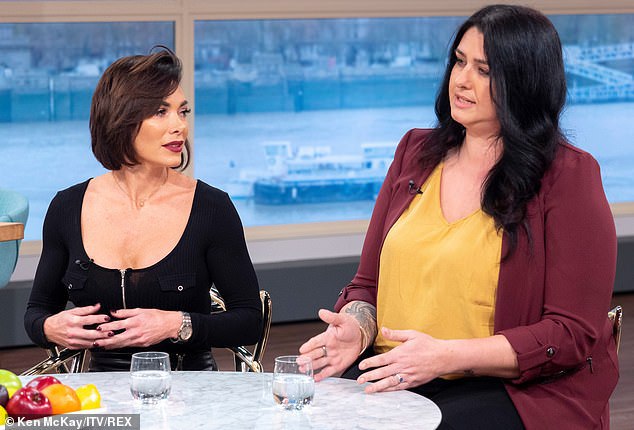 „Persoanele obeze ar trebui să plătească mai mult pe biletele de avion": o dezbatere în Marea Britanie a stârnit controverse