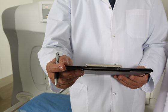 Cum puteți verifica dacă medicul care urmează să vă consulte sau opereze are dreptul să profeseze în România