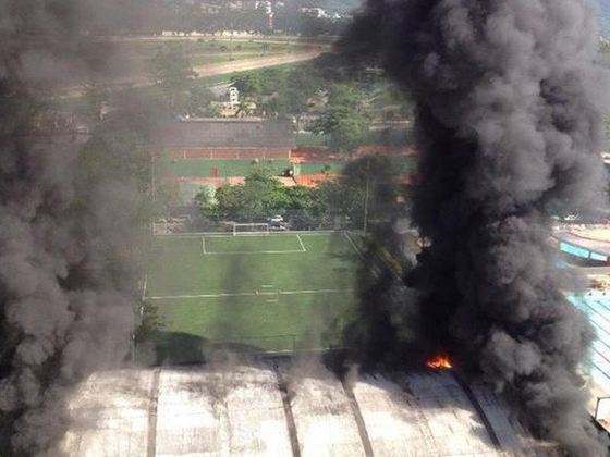 O nouă tragedie pentru fotbalul mondial: 10 fotbaliști au murit într-un incendiu