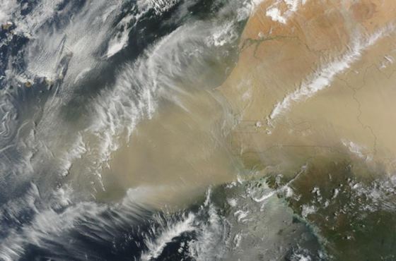 ANM: Un val de aer cald va aduce particule de praf saharian. Ce temperaturi vor fi în zilele următoare
