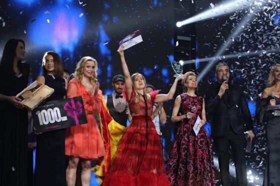 ”On a Sunday”, cântată de Ester Peony, va reprezenta România la Eurovision 2019. Puținele lucruri care se cunosc despre artistă