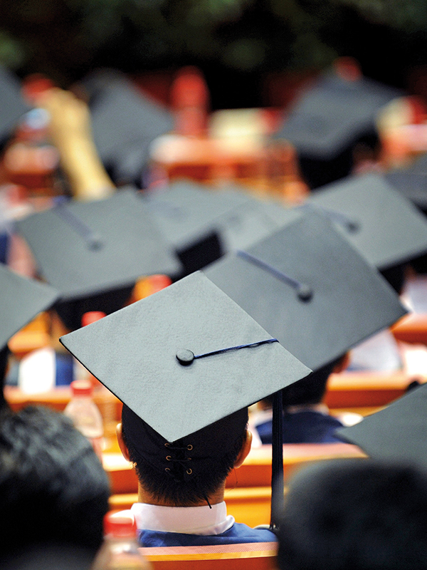 Cele mai responsabile companii din România: Bursele Telekom pentru studenți