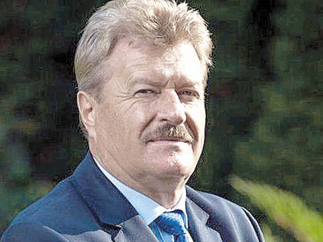Nimeni nu știa de el, dar este unul dintre cei mai BOGAȚI și puternici români. Tocmai a încasat 200 mil. de euro de la arabi
