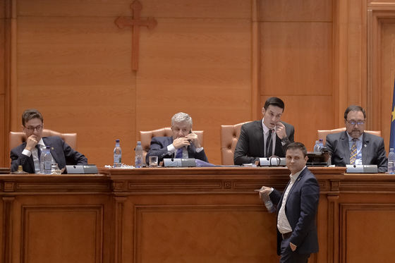 UPDATE: Camera Deputaților a adoptat inițiativa lui Florin Iordache care modifică Legea de funcționare a CCR/ Opoziția amenință că va ataca legea la CCR