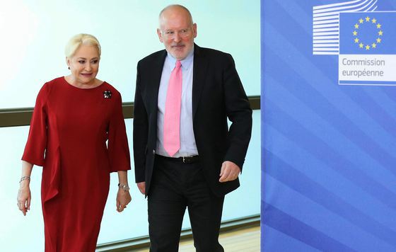 Viorica Dăncilă i-a promis lui Timmermans că Guvernul nu va adopta OUG pe Codurile penale