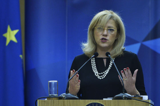 Comisarul european Corina Crețu spune că sărăcia rămâne o problemă, iar inegalitățile dintre românii din regiuni diferite cresc