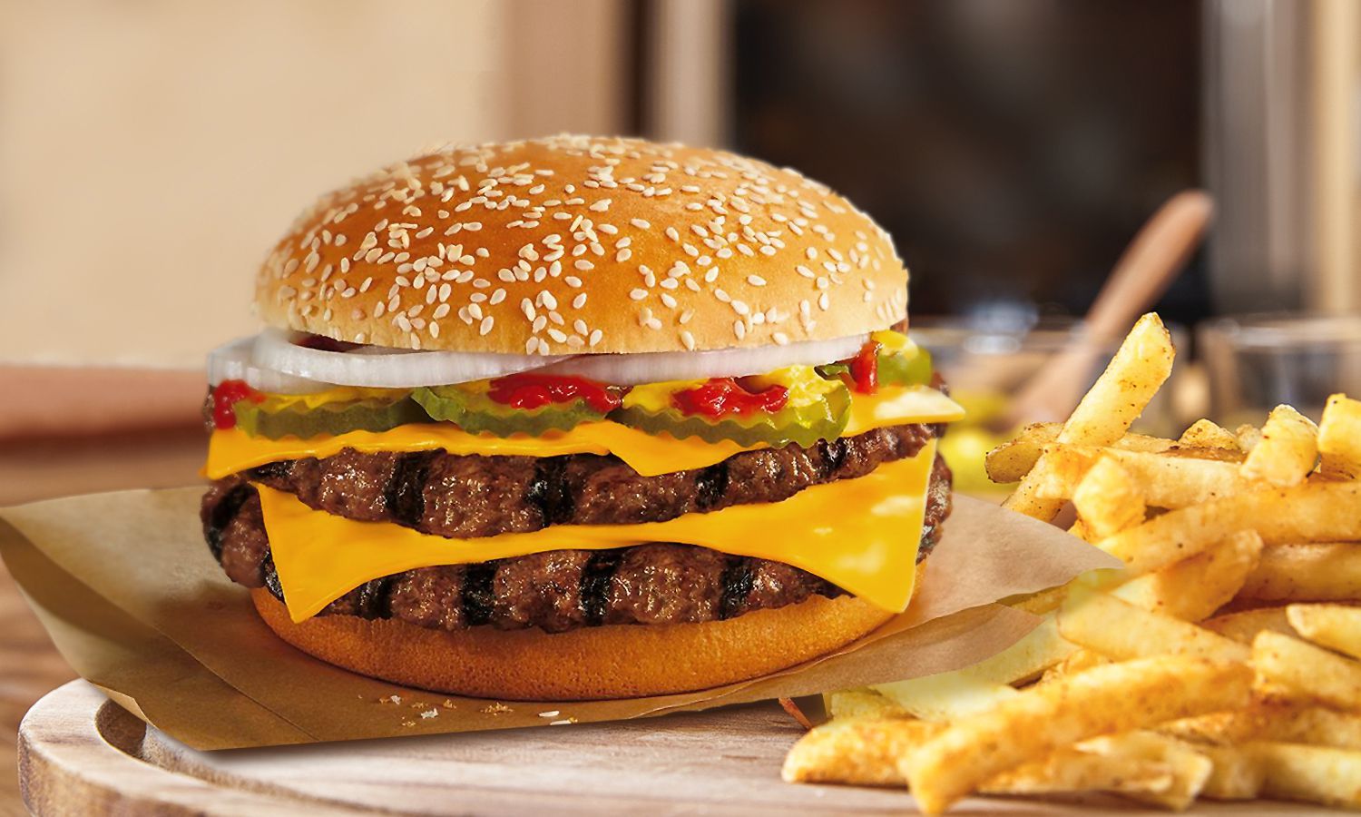 Mutare surpriză: McDonald`s investește 300 de milioane de dolari pentru a-și personaliza meniurile în era digitală