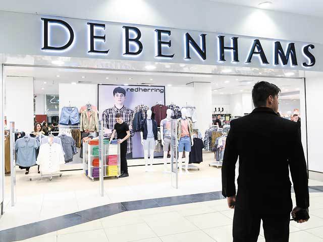 Unul dintre cele mai mari eșecuri din retailul britanic: Un lanț uriaș de magazine prezent și in România se luptă să supraviețuiască și cade în mâinile creditorilor