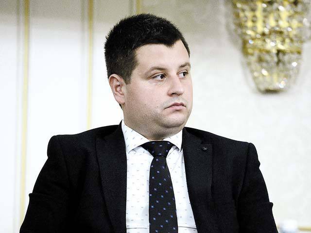 Primul român pe care americanii îl pun șef: Cristian Prichea, 34 de ani, preia funcția de director general al Ford România