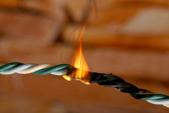 Stingătoare expirate și personal neinstruit. Nereguli periculoase în centre sociale pentru copii și bătrâni din Argeș. Instalația electrică, o „bombă cu ceas”