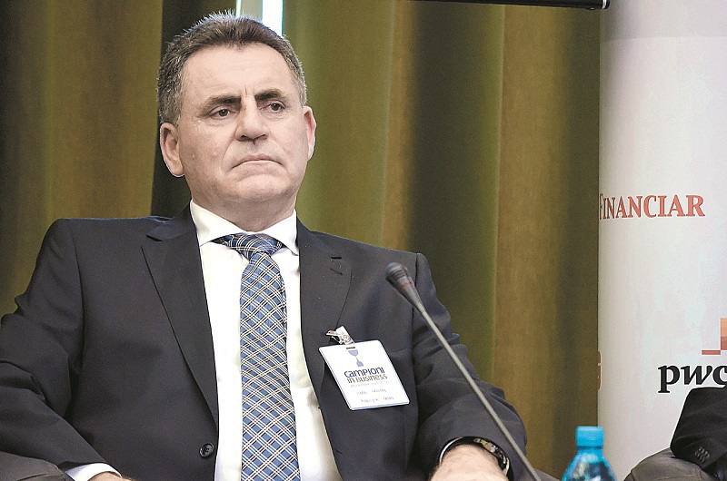 O piață de 10 miliarde de euro, dar cu salarii mici: Industria alimentară are nevoie de o schemă de sprijin asemănătoare construcțiilor pentru ca salariile angajaților să crească