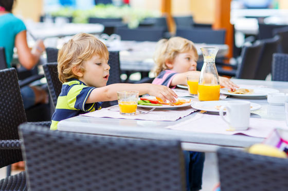 Restaurantul în care copiii nu au voie să plângă. Ce pot păți familiile care nu respectă regula