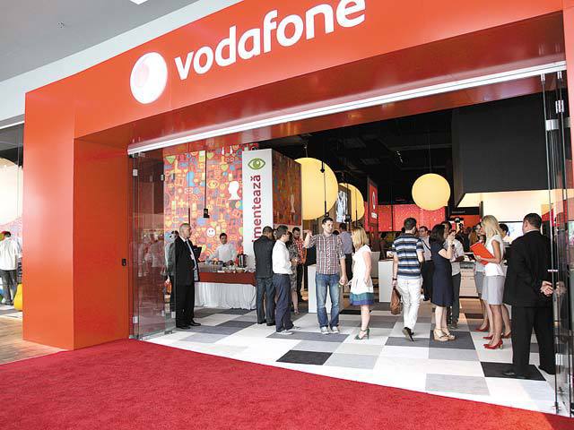 BREAKING: Vodafone mărește din mai prețurile pentru toate abonamentele clienților persoane fizice. Cât veți plăti în plus