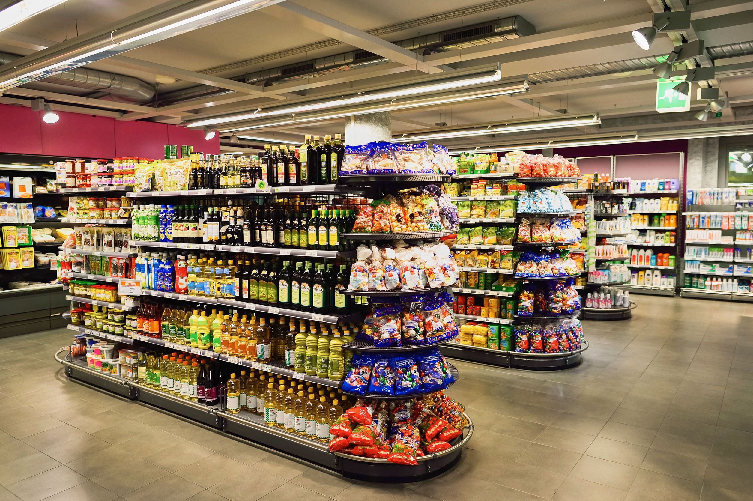 Metro negociază în continuare vânzarea lanțului de hypermarketuri Real