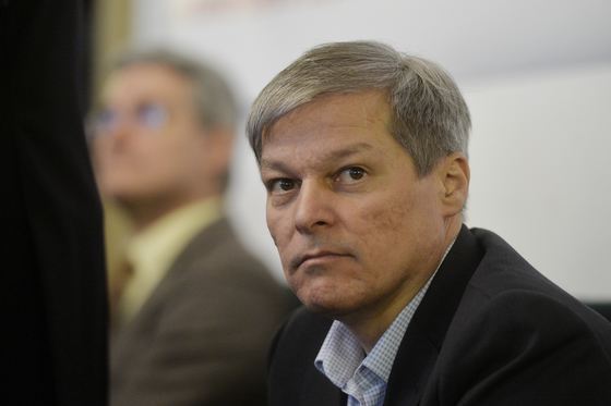 Ce s-a întâmplat cu pliantele alianței USR-PLUS, după ce au ales să le distribuie cu Poșta Română. Alianța din opoziție va da în judecată compania
