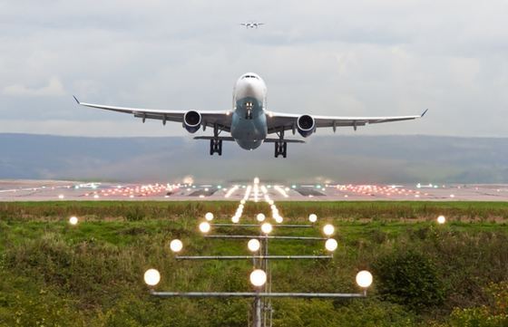 O mare companie aeriană, afectată de o grevă URIAȘĂ. Au fost anulate mii de zboruri