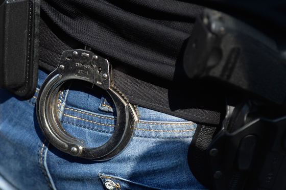 Un polițist local reclamă că a fost BĂTUT de primar/ Edilul neagă acuzațiile: Agentul e „cam certat cu munca”