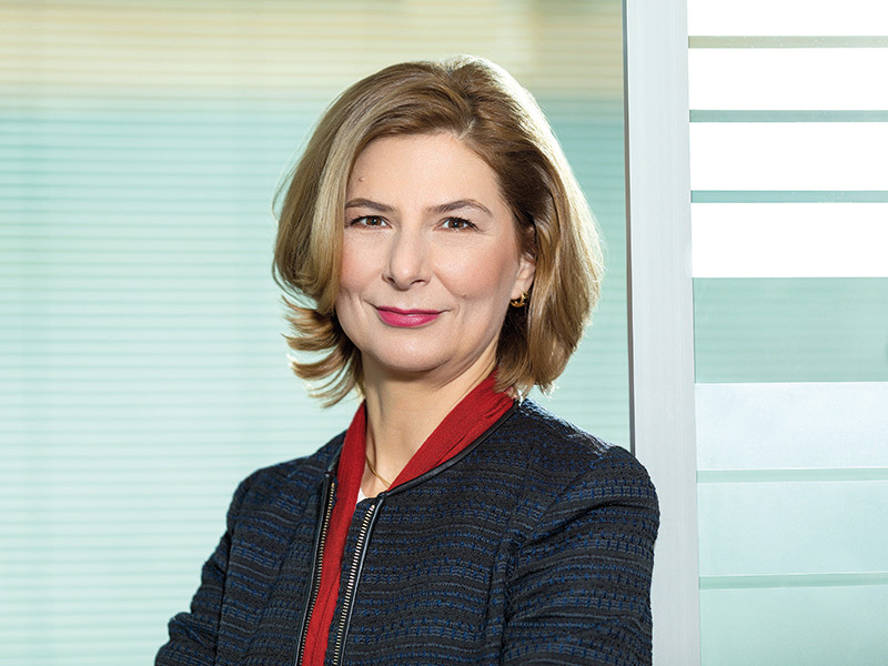 100 cele mai puternice femei din business: Denisa Mateescu, director regional România, Bulgaria, Cehia, Slovacia, Moldova { Western Union }
