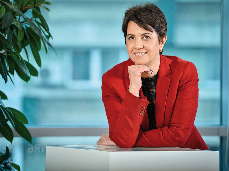 100 cele mai puternice femei din business: Elena Ungureanu, country manager România { Visa }