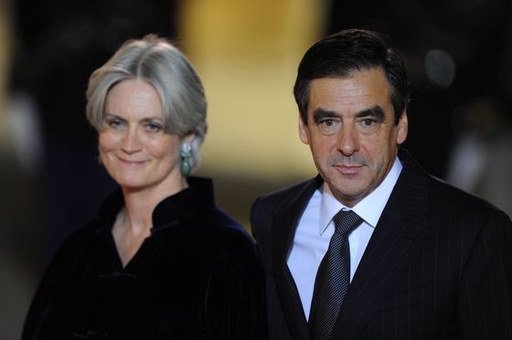 Fostul candidat la președinția Franței, Francois Fillon, și soția sa, trimiși în judecată în scandalul angajărilor fictive din timpul campaniei electorale