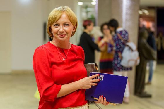 UPDATE Ofițerul de poliție, suspectat că a amenințat-o cu moartea de jurnalista de investigații Emilia Șercan, adus la București. Percheziții, în acest moment/ Prima reacție a ziaristei