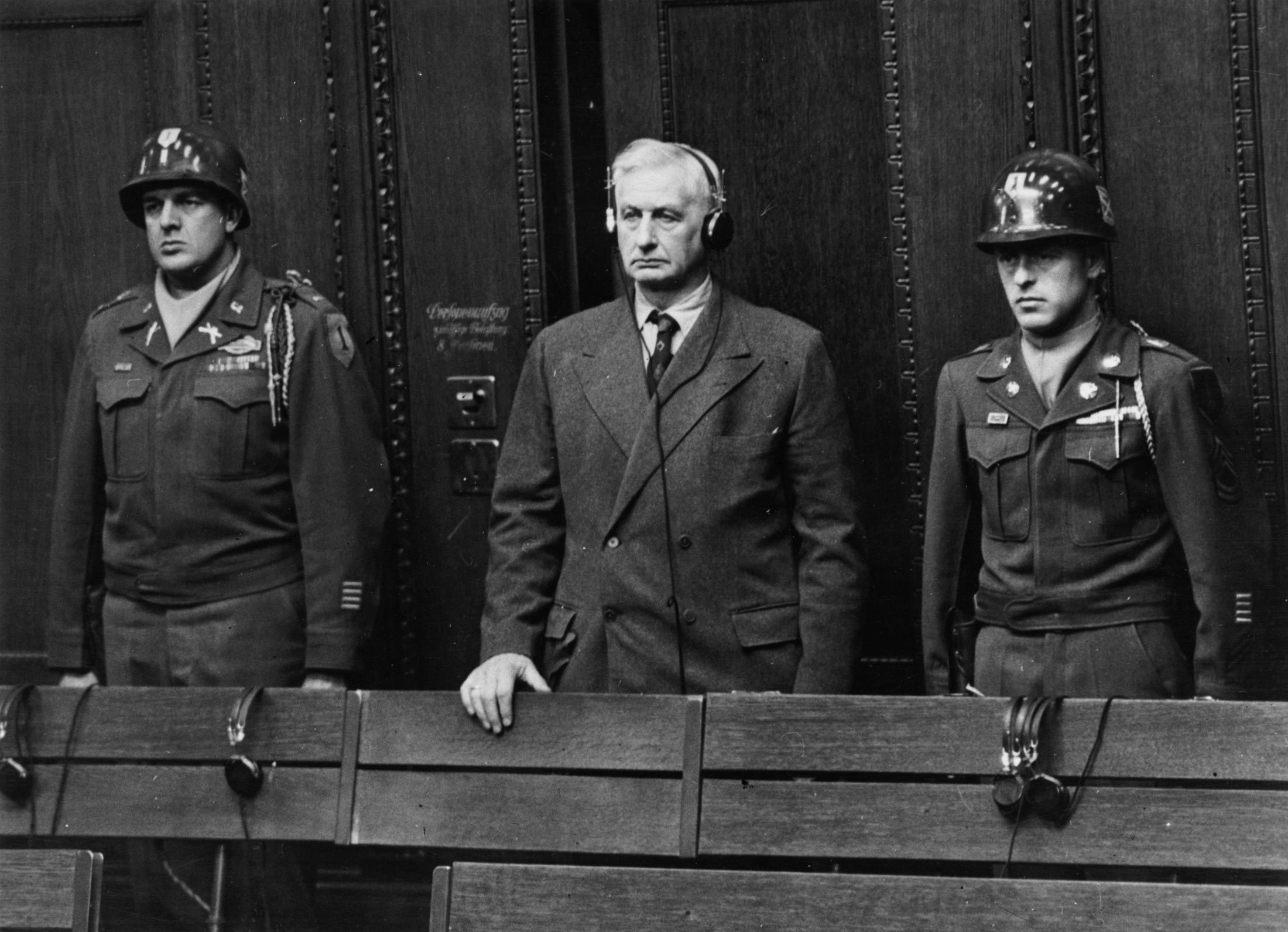 Povestea omului care a profitat de atrocitățile făcute de naziști pentru a construii un imperiu. Nepoții lui sunt miliardari și în zilele noastre