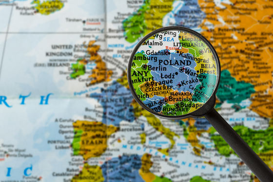 Vicepreședinte al Comisiei Europene: Polonia ar trebui să nu mai trateze UE ca pe o „mașină de produs bani”