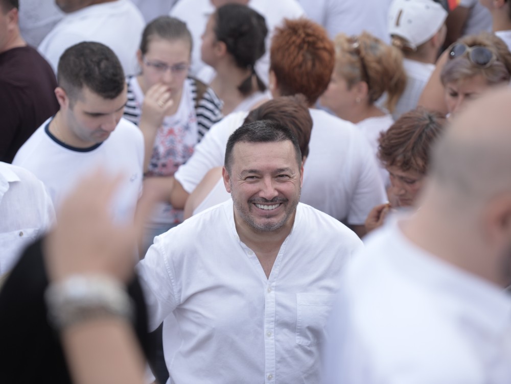 Mesajul viral al unui polițist pentru Rădulescu: “Aberantule, îmi câștig salariul prin muncă, nu prin vot”