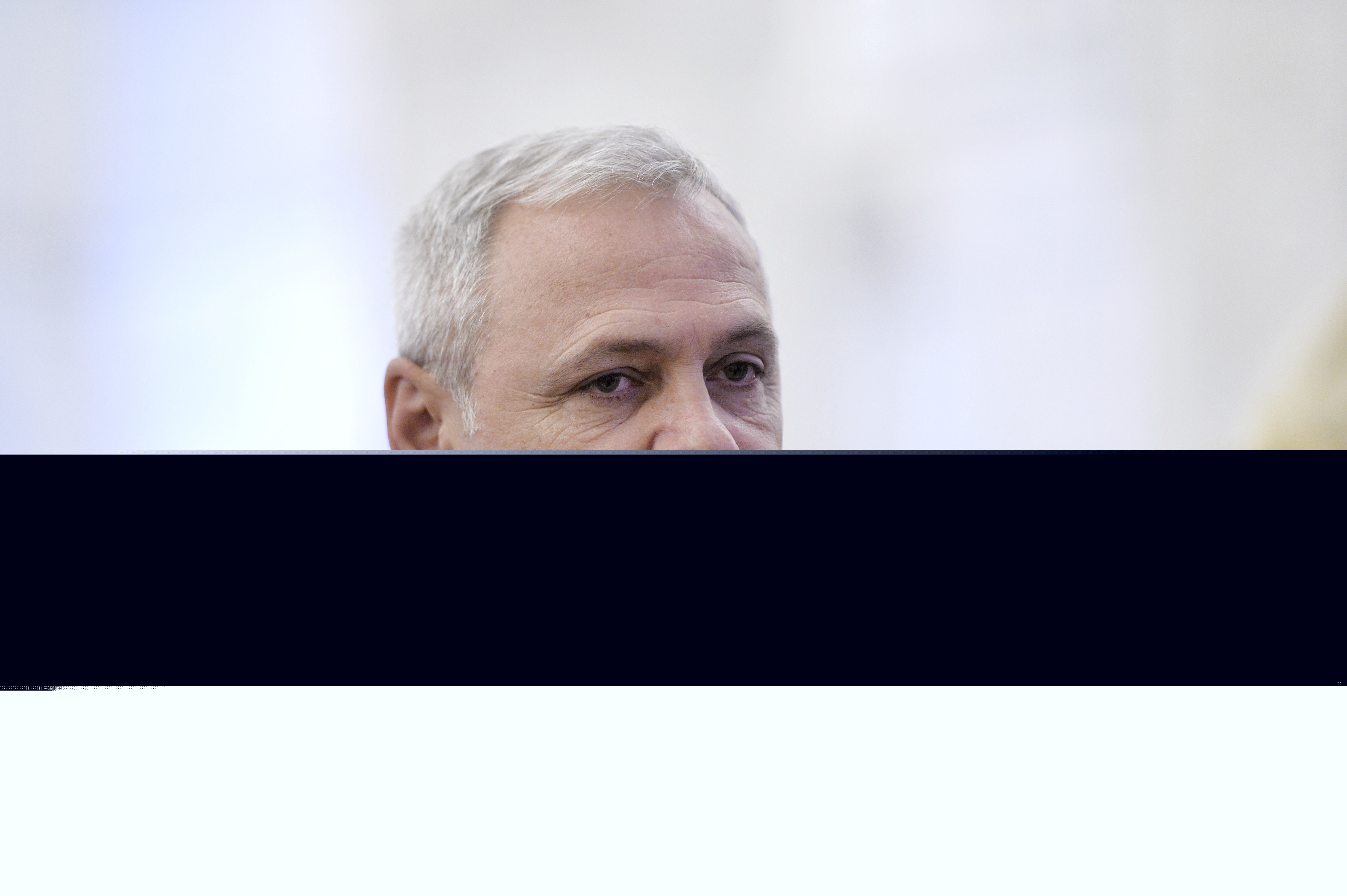 Protestatarii care îl așteptau pe Liviu Dragnea în Topoloveni, Argeș au fost ridicați de jandarmi