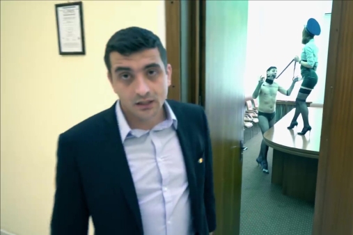 Un candidat independent a filmat scene controversate pentru un clip electoral, în incinta primăriei din Iași. Reacția primarului Chirica